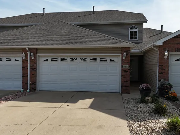 2217 Sandcastle Dr, Dyer, IN 46311