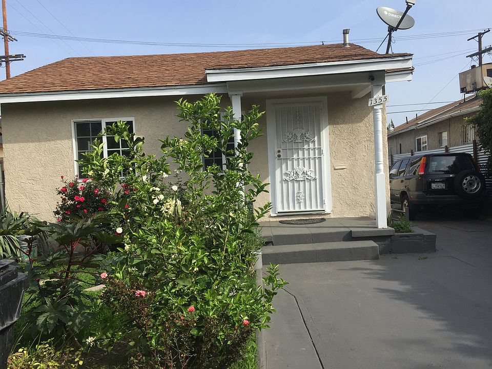Front of home landscape
