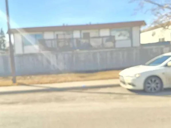 2231 48th St SE, Calgary, AB T2B 1M3