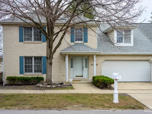 16W536 58th Pl, Clarendon Hills, IL 60514