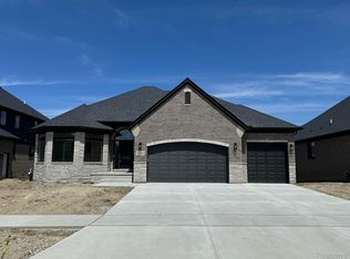19841 Joy Dr, Macomb, MI 48042