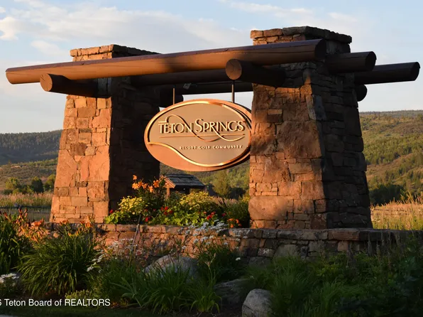 10 Warm Creek Ln #301, Victor, ID 83455