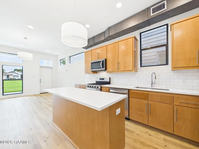 1120 S Washington St #101&201 — Photo 13