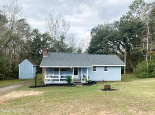 911 Hide A Way Ln, Carriere, MS 39426