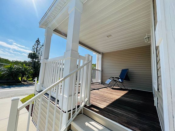 4th image of 317 Den Helder Ave