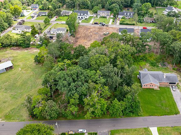 2nd image of 207 School House Ln