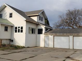 332 N Grove St, Hebron, ND 58638