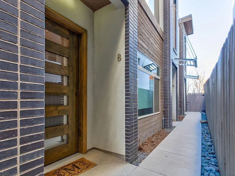 2103 W 32nd Ave #8 — Photo 3