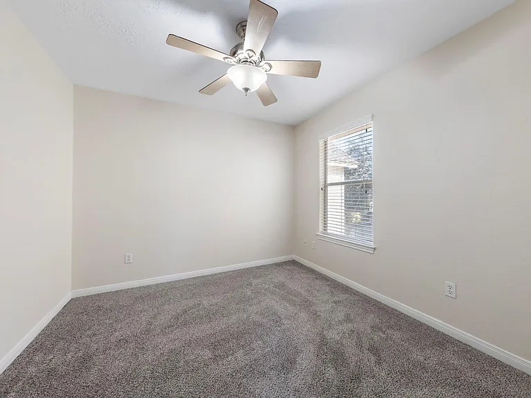 614 Foster St — Photo 19