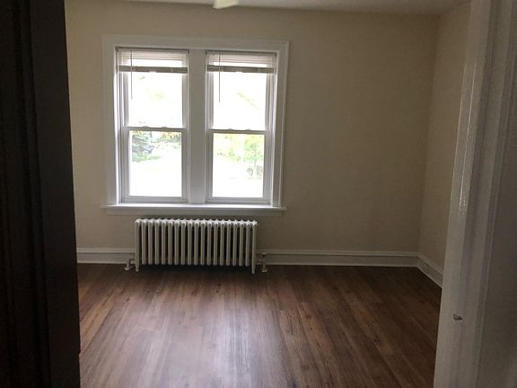 4th image of 521 Park Dr