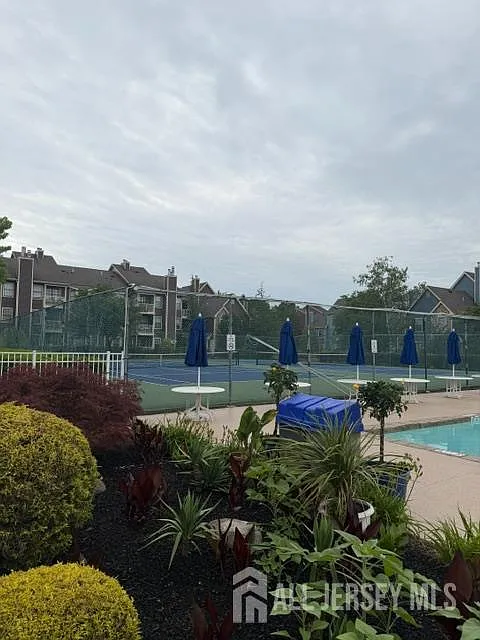 2 bed, 1.0 bath, $2,500 — Photo 4