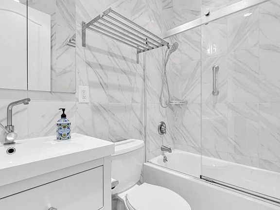 4th image of 244 Madison Ave APT 10I