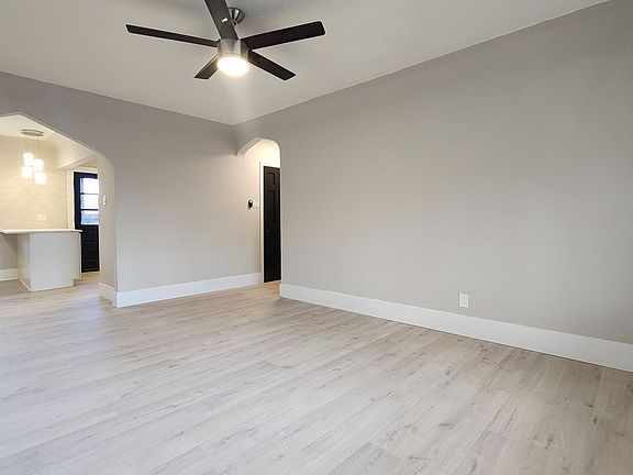 5th image of 4720 Donovan Ave #2