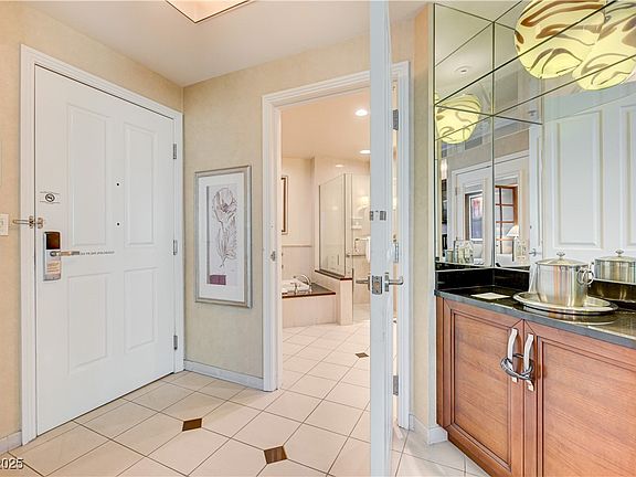 4th image of 145 E Harmon Ave #1105