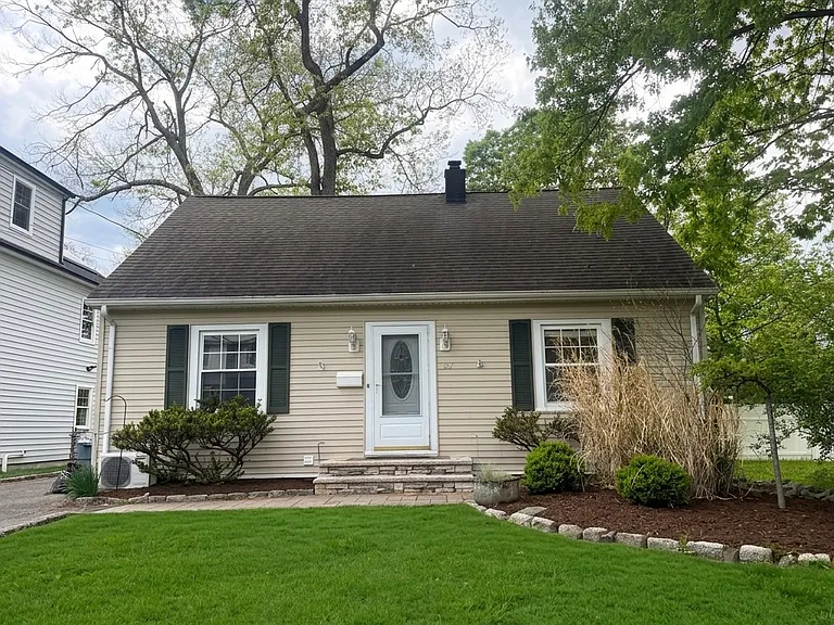 37 Lee Rd — Photo 1