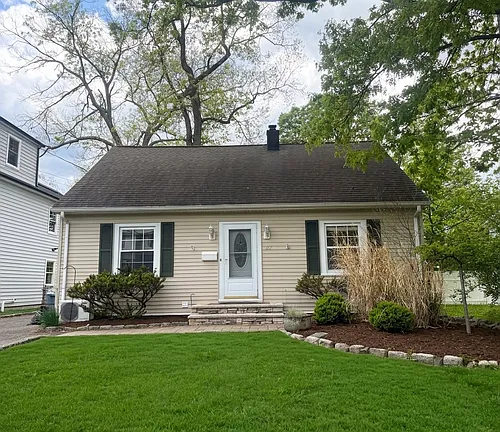 37 Lee Rd Photo 1