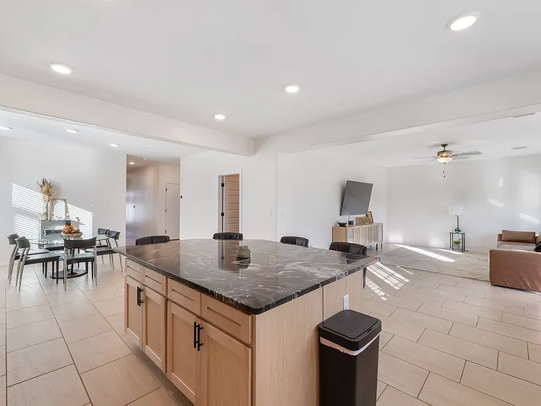 12804 De La Rosa Ave — Photo 15