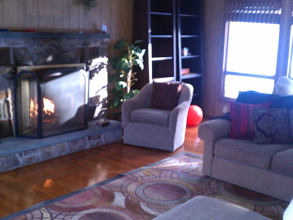 2nd image of 109 Poplar Pl