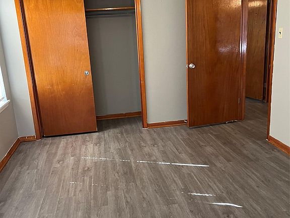 5th image of 709 W 11th St