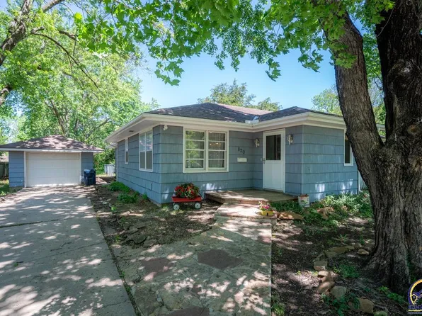 820 Prospect St, Osage City, KS 66523