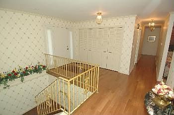 4th image of 50 Westwood Dr