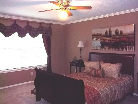 5th image of 211 Whisper Wood Ln