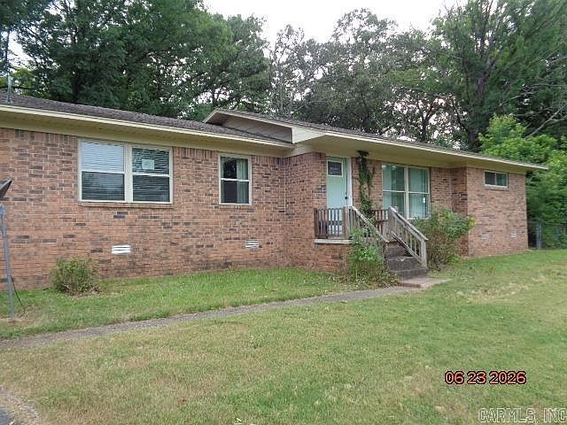 1st image of 2318 W Lakeview