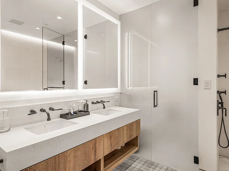 549 Walnut St — Photo 18