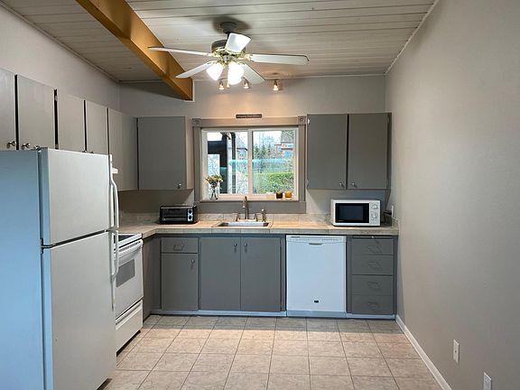 3rd image of 315 10th Ave S APT 205