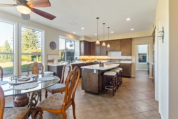 713 Twillin Ct — Photo 4