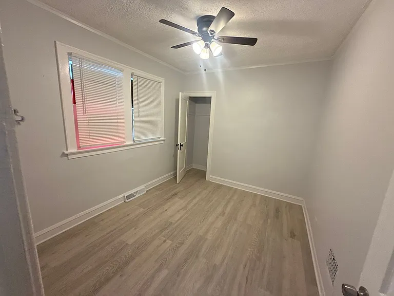 11004 S Normal Ave — Photo 6