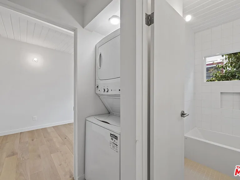 2210 Echo Park Ave #4 — Photo 8