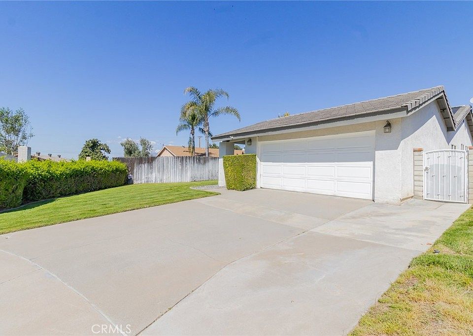 1st image of 2816 Oleander Ct