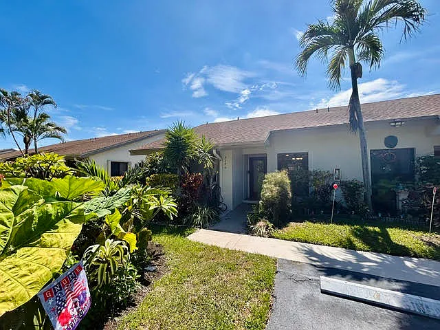 2 bed, 1061 sqft, $2,300 — Photo 3