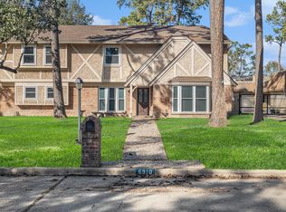 6910 Chancellor Dr, Spring, TX 77379