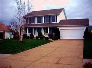 9 McCluer Ct, O'Fallon, MO 63368