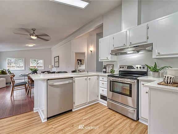 3rd image of 12315 Kapowsin Highlands Dr E