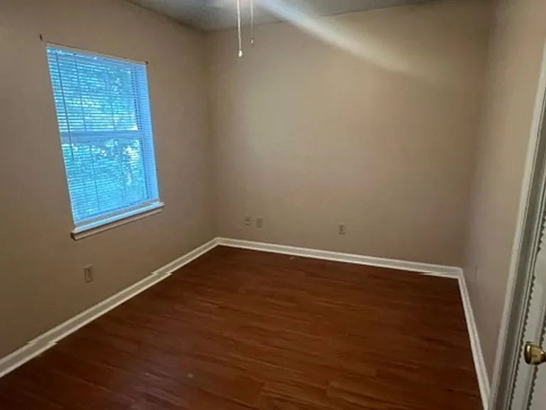 105 Driftwood Ct — Photo 9