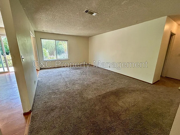 258 Yellowstone Dr — Photo 9