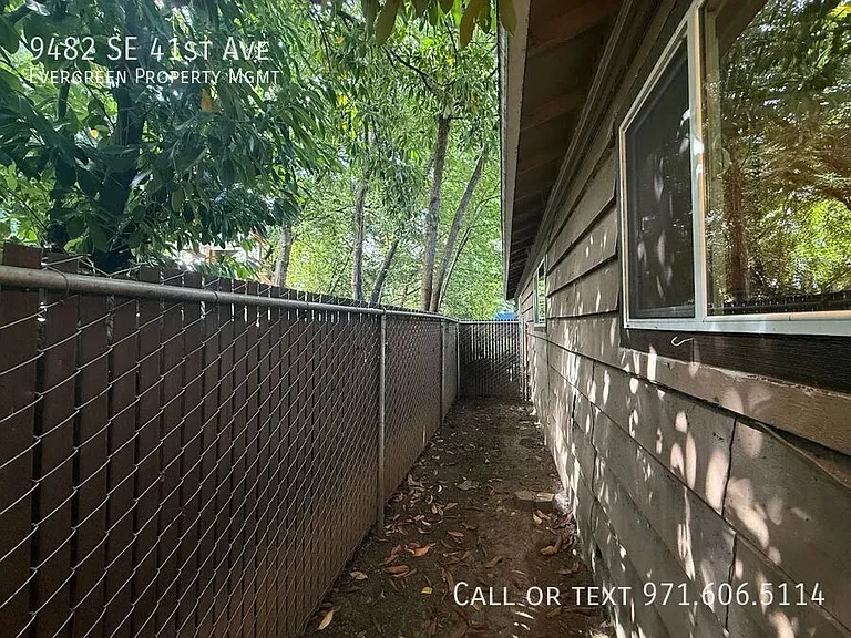 9482 SE 41st Ave — Photo 18