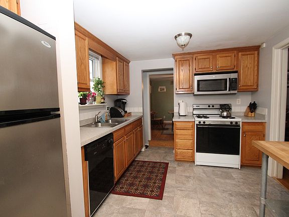 3rd image of 477 Falstaff Rd