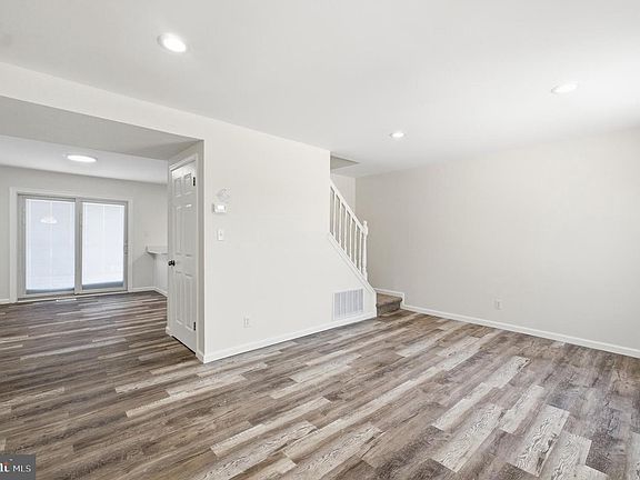 5th image of 830 Oyster Bay Hbr