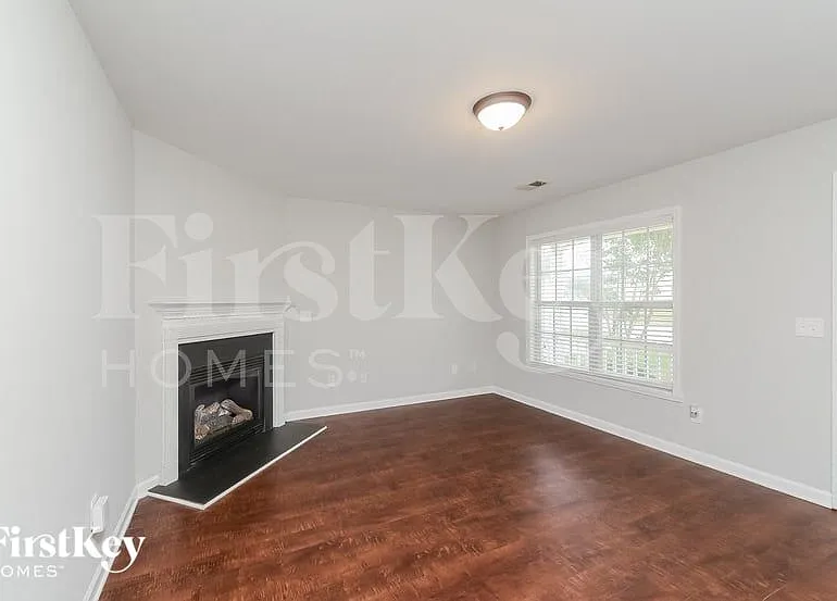 3 bed, 2.5 bath, 1436 sqft, $1,925 — Photo 4