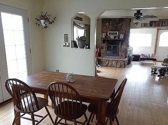 2nd image of 625 W Whalen St