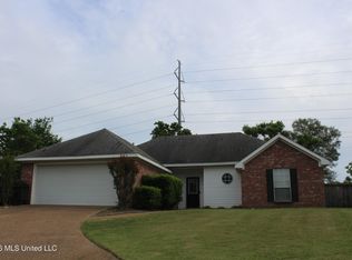 1010 Riverwood Cv, Pearl, MS 39208