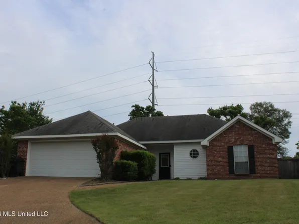 1010 Riverwood Cv, Pearl, MS 39208