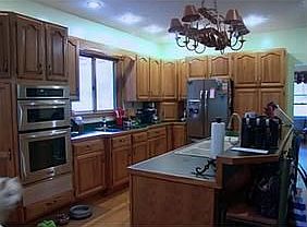 3rd image of 319 Oak Tree Ln