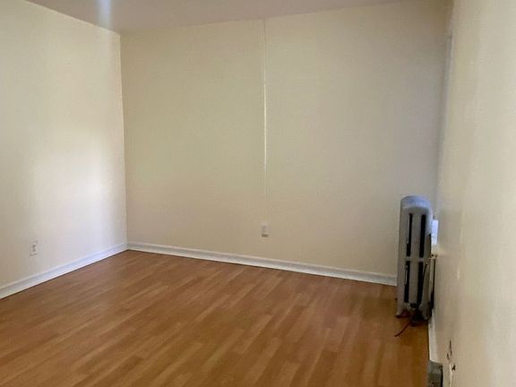 4th image of 3347 Park Ave APT 4A