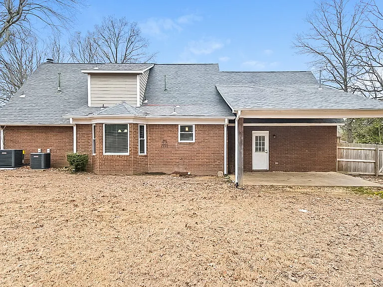 2780 White Oak Dr — Photo 17