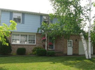 14 Harwood Rd, West Seneca, NY 14224